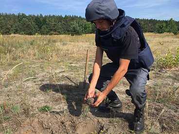У Золотоніському районі на полі місцеві знайшли гранату М-14 