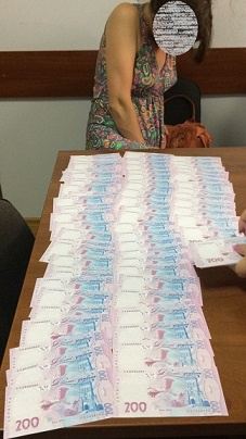 У Черкасах затримано 29-річну жінку, яка намагалася продати новонароджену дитину за 5 000 доларів