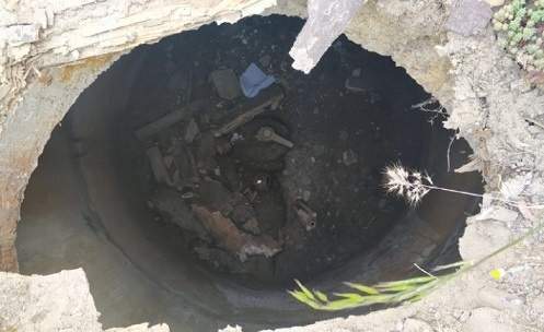 У Черкасах на Героїв Дніпра 4-річний хлопчик впав до каналізаційної ями 