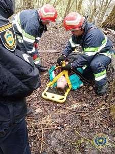 На Смілянщині рятувальники підняли жінку, яка впала з містку 
