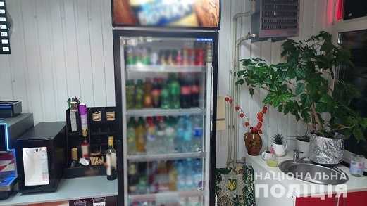 У Корсунь-Шевченківському чоловік за добу пограбував три продуктові магазини 