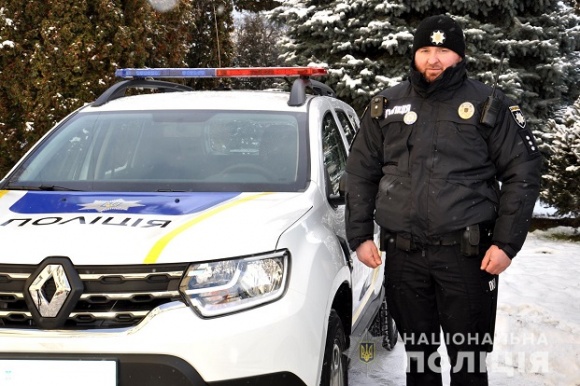Трьом поліцейським офіцерам громад передано службові автомобілі, - черкаська Нацполіція 