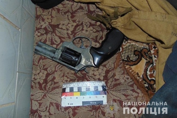 В Умані 52-річний чоловік вистрілив цивільній дружині в обличчя з травмату 