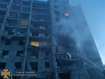 ДСНС: У Білгород-Дністровському районі російська ракета влучила в дев'ятиповерхівку. Загинуло 14 осіб, постраждало 30-ть 