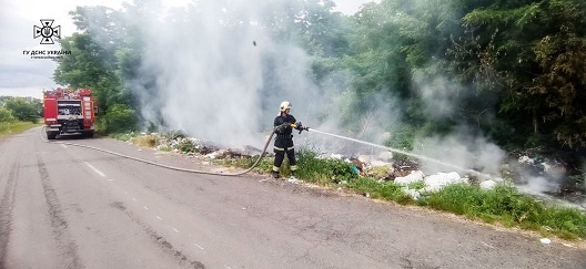 У Коврайських Хуторах Золотоніського району ліквідовано пожежу на сміттєзвалищі 