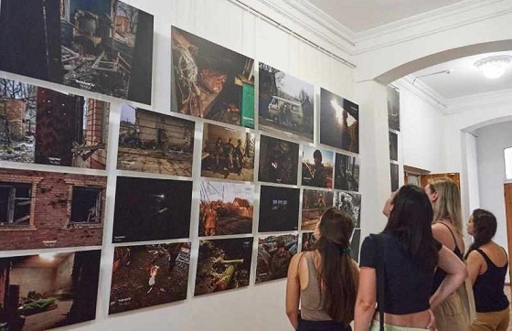 Фотовиставку  загиблого воїна Максима Бурди відкрили в обласному художньому музеї