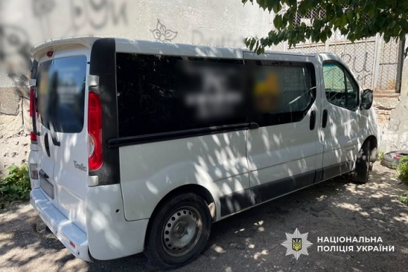 �� ������ ������ � �������� ���� Renault Trafic ���� 81-���� ���� 